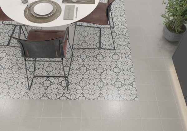 Ambiente Bolonia – Gris 22,3×22,3 y Deco 1 22,3×22,3